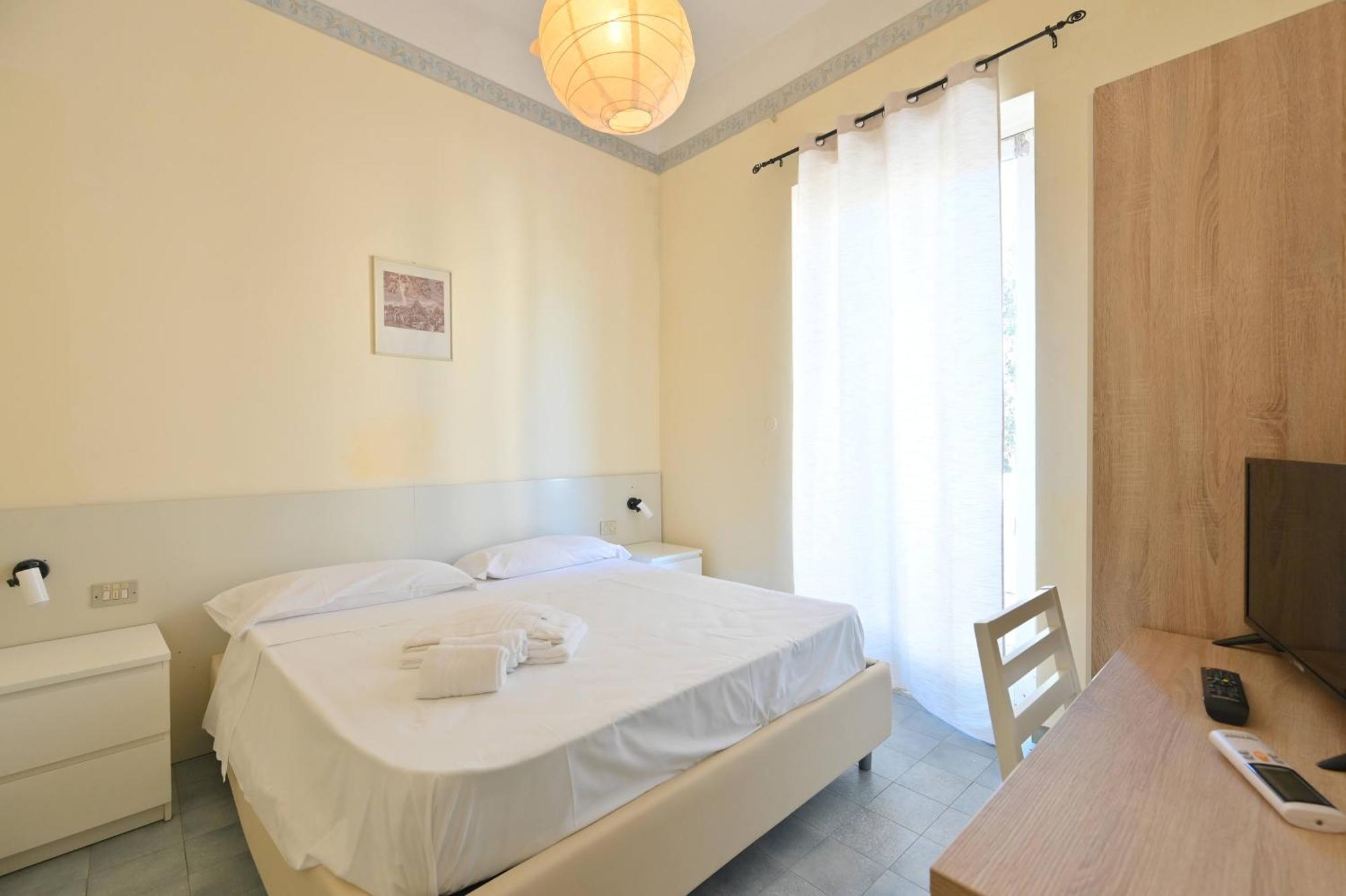 Villa Diana - Beach & Rooms Искья Экстерьер фото