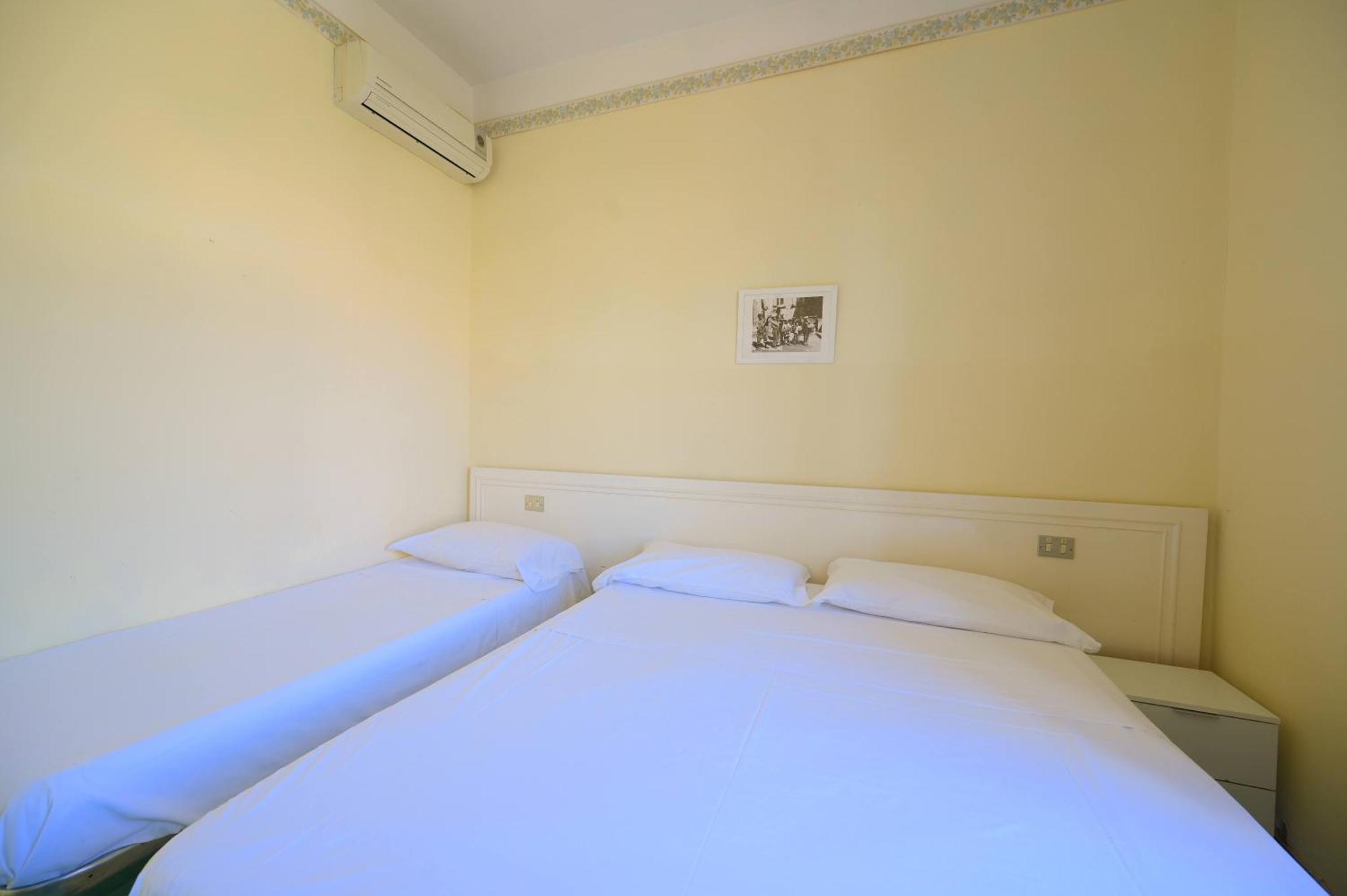 Villa Diana - Beach & Rooms Искья Экстерьер фото